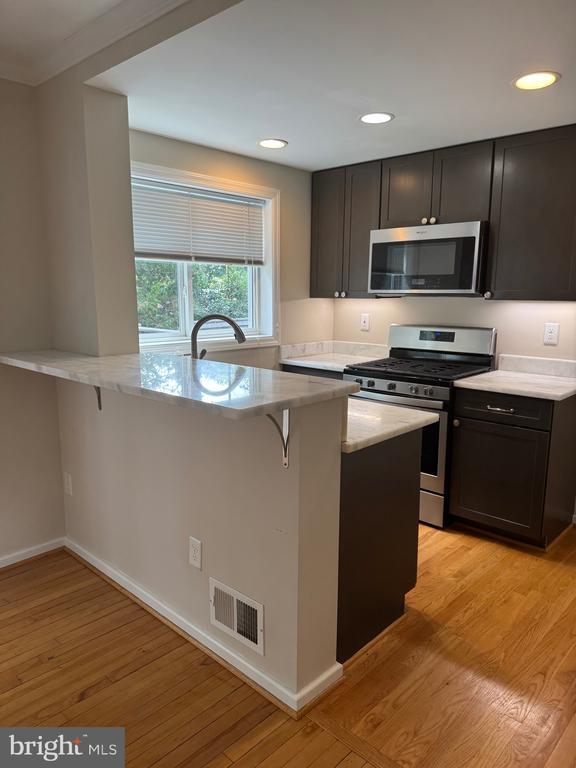 Building Photo - 2607 Farmington Dr
