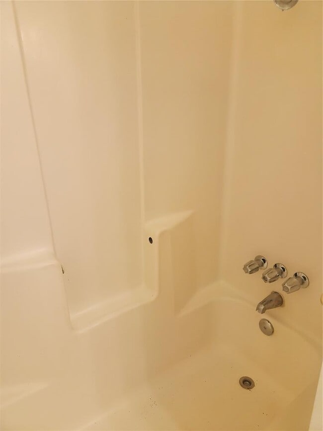 Building Photo - 905 Fieldwood Dr
