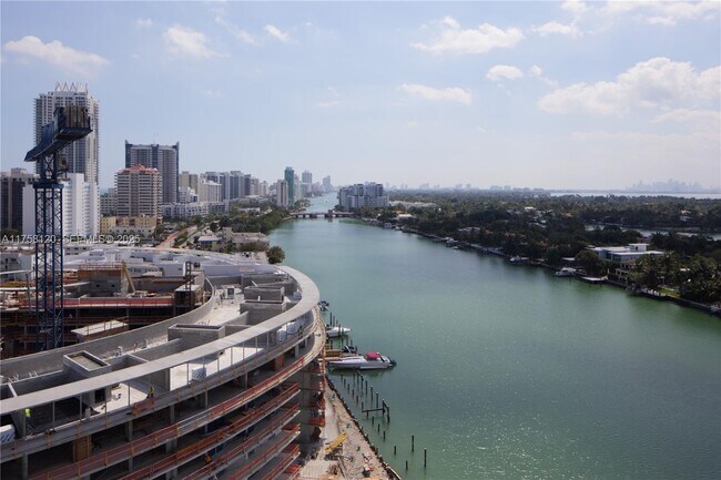 Foto del edificio - 6700 Indian Creek Dr