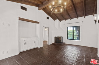 Foto del edificio - 1300 N Harper Ave