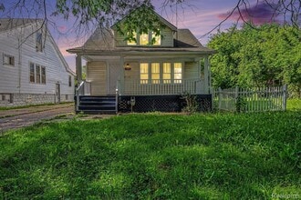 Building Photo - 15224 Rossini Dr