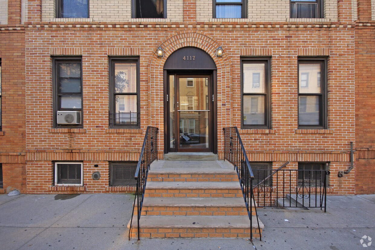 Building Photo - 4117 52nd St