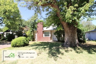 Building Photo - 686 Coronado St