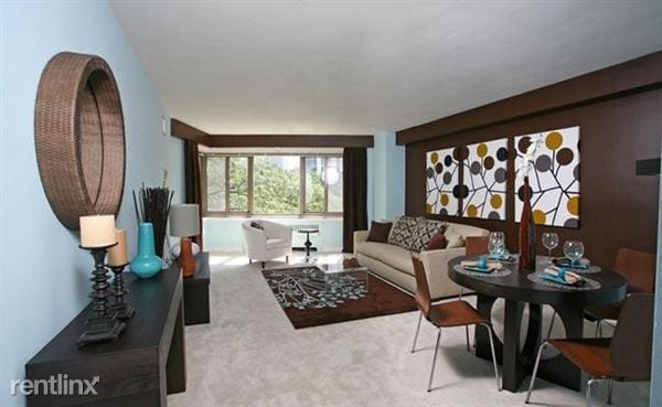 Building Photo - 1360 N Lake Shore Dr