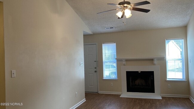 Building Photo - 219 Deer Creek Dr