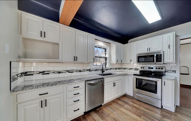 Foto del edificio - 4201 Hillside St