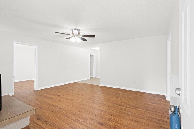 Foto del edificio - 14181 Splenwood Dr