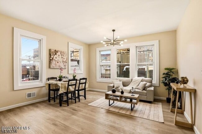 Foto del edificio - 235-237-237 Lehigh Ave