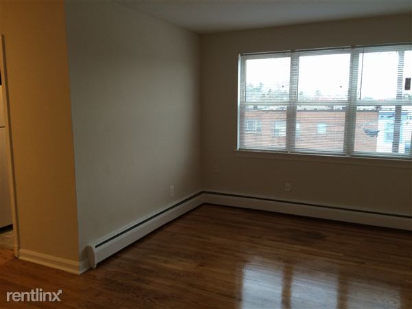 Foto del edificio - 439 N Frederick Ave