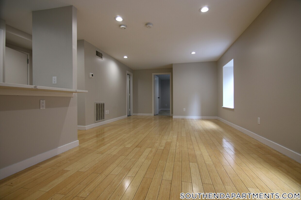 Foto del edificio - 1661 Washington St