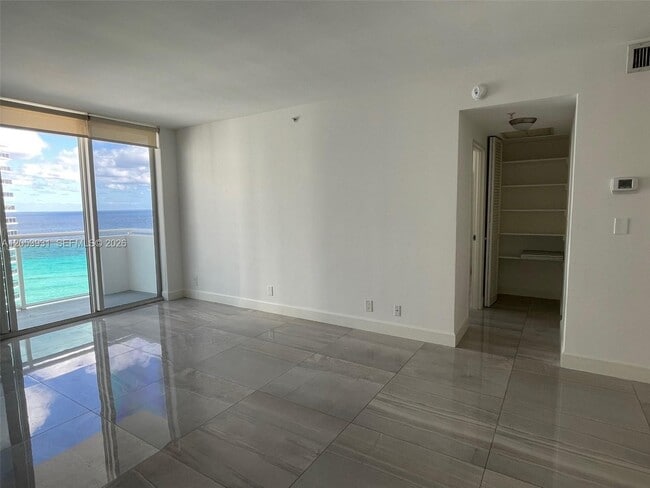 Building Photo - 3001 S Ocean Dr