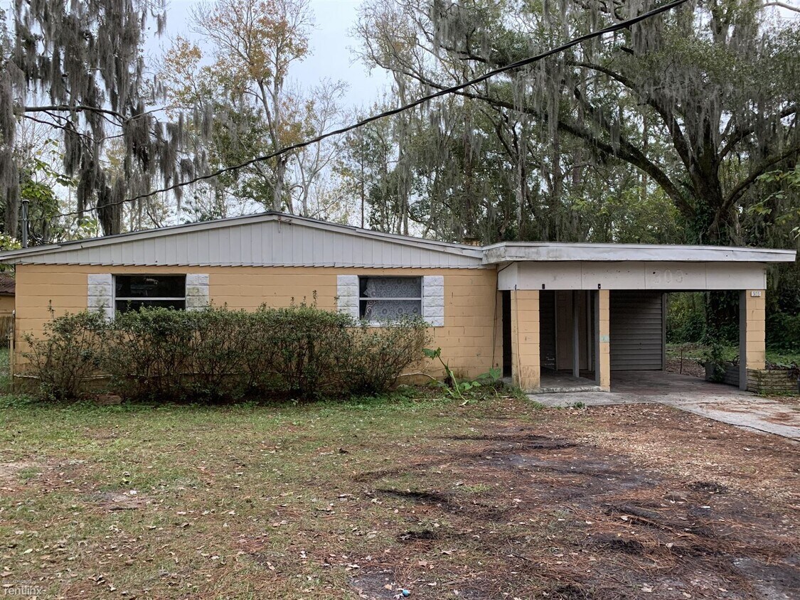 Primary Photo - 4 br, 2 bath House - 303 Brookview Dr N