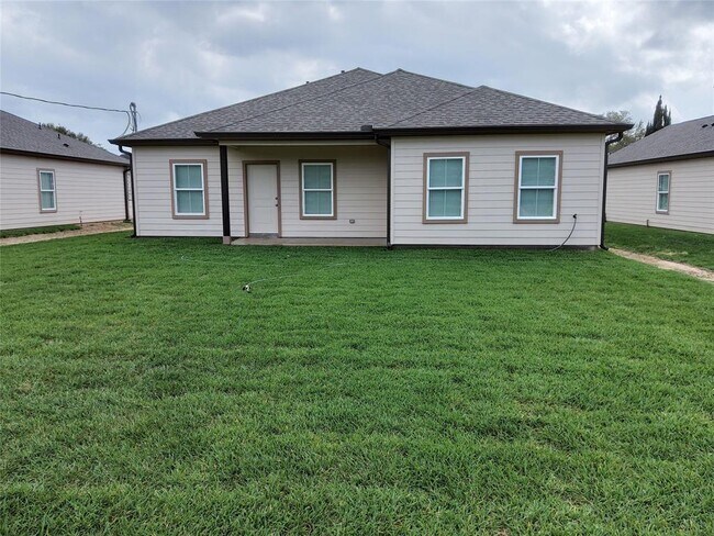 Foto del edificio - 7749 Swiftwater Ln