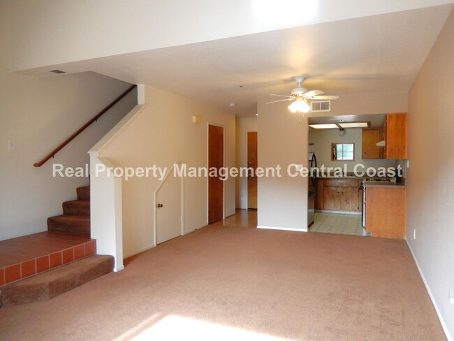 Foto del edificio - AVAILABLE JUNE - Beautiful Woodbridge Cond...