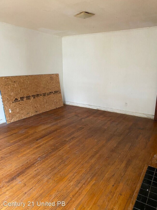 Building Photo - 2 br, 1 bath House - 910 W. 15th Ave