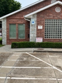 Building Photo - 20 E Ayers St