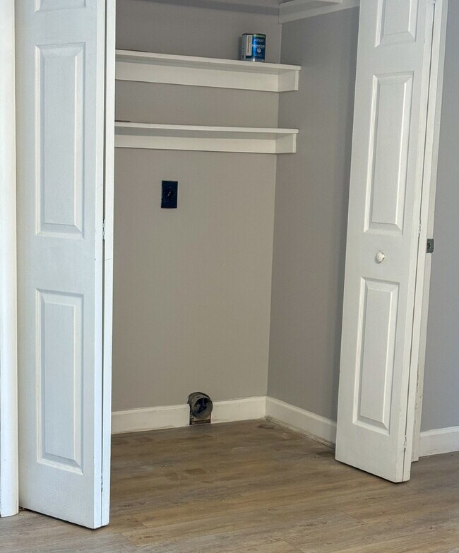 Building Photo - Beautifully Updated Rental in the Heart of Lynn Haven