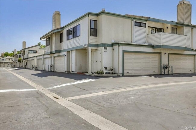 Building Photo - 10506 Sunland Blvd
