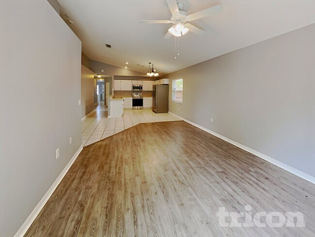 Building Photo - 3109 Camphor Dr