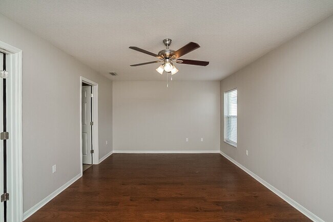 Foto del edificio - 10508 Goshawk Pl