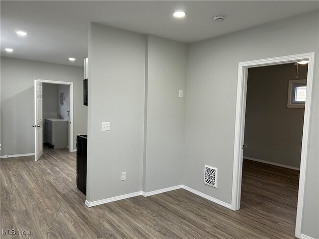 Foto del edificio - 15630 Holmes Ave