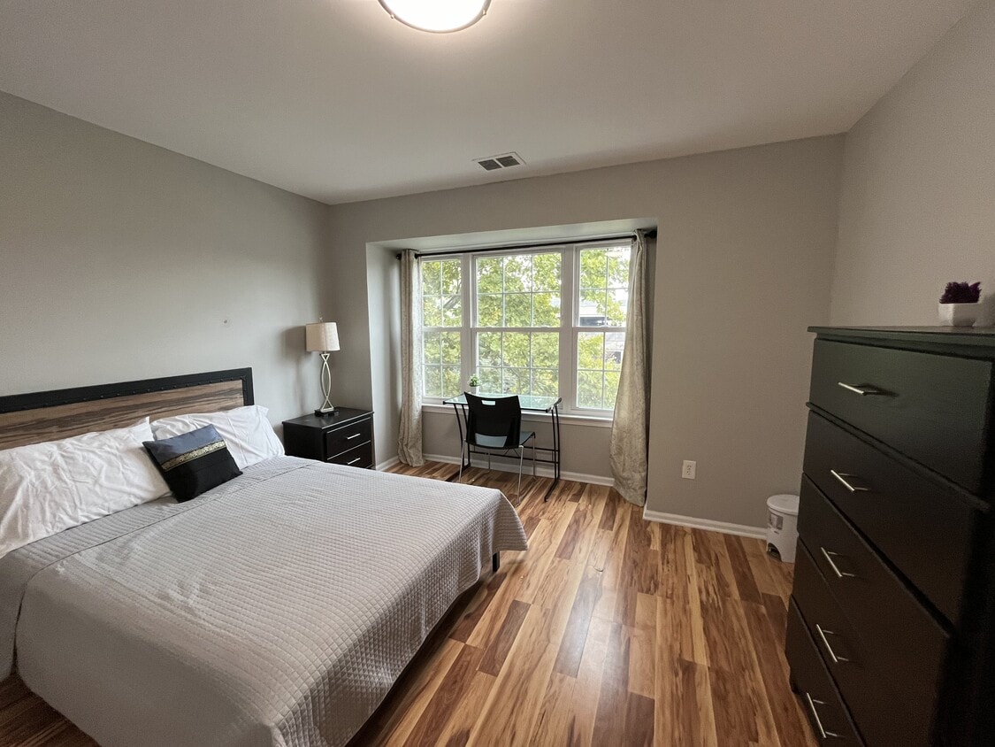 Photo - 63 Howard Street2 - Upstairs Standard (Newark, NJ)