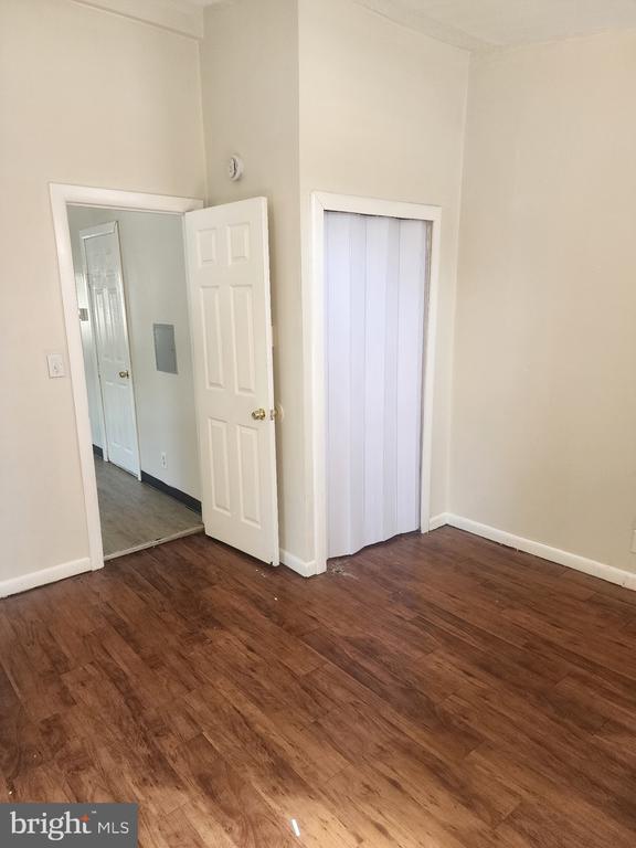 Foto del edificio - 203 W McNeal St