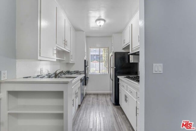 Building Photo - 12015 Kling St