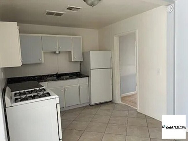 Foto del edificio - W Vernon Ave