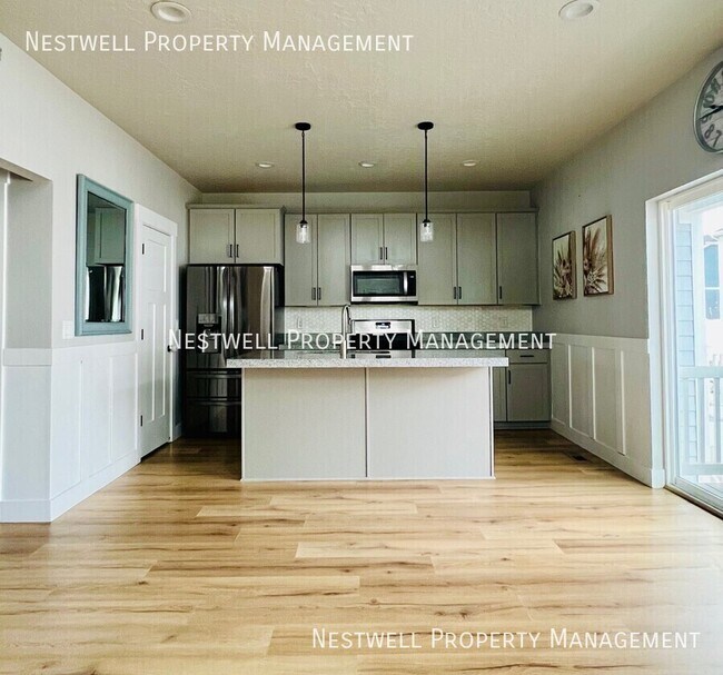 Building Photo - Upgraded Spring Run Townhome in Eagle Moun...