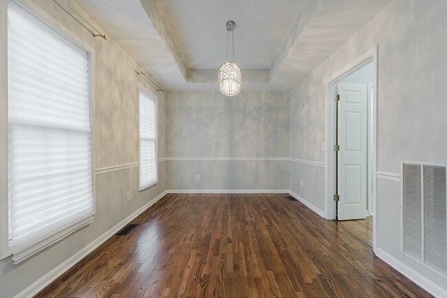 Building Photo - 404 Michigan Ave