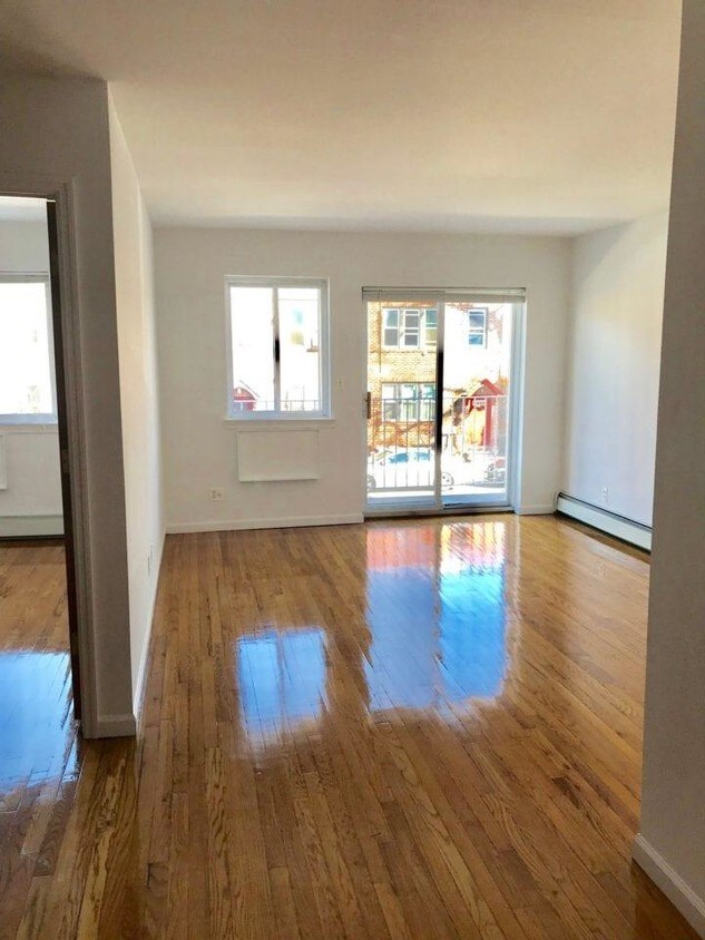 Primary Photo - 39-46 59th Street