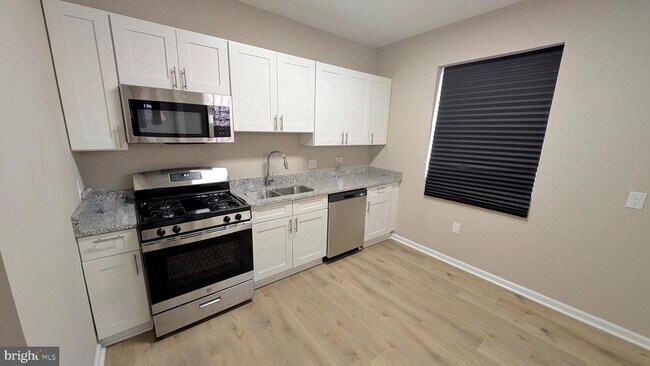 Foto del edificio - 4211 Sheldon Ave