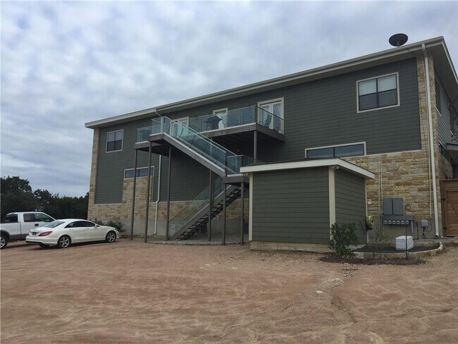 Building Photo - 2105 Pyramid Dr
