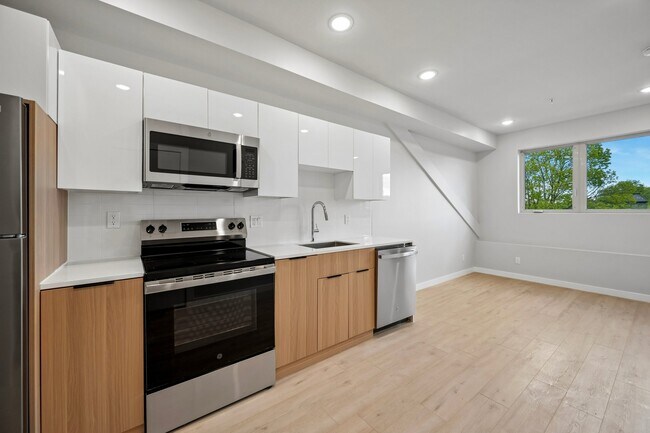 Building Photo - 3727 Baring St