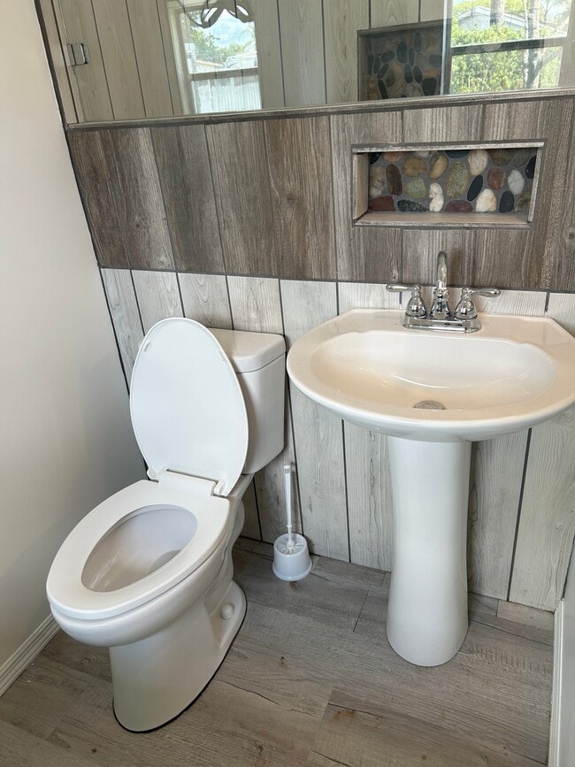 Foto del edificio - 1709 Furey Dr