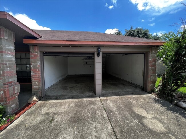 Foto del edificio - 630 Spring Breeze St