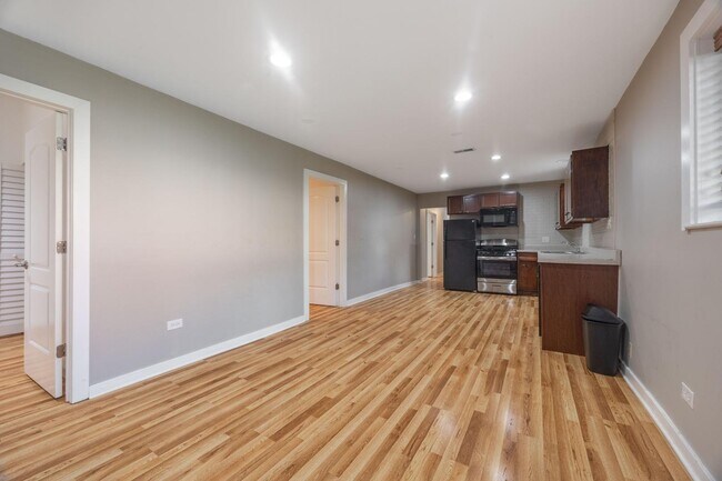 Foto del edificio - 1037 W Polk St