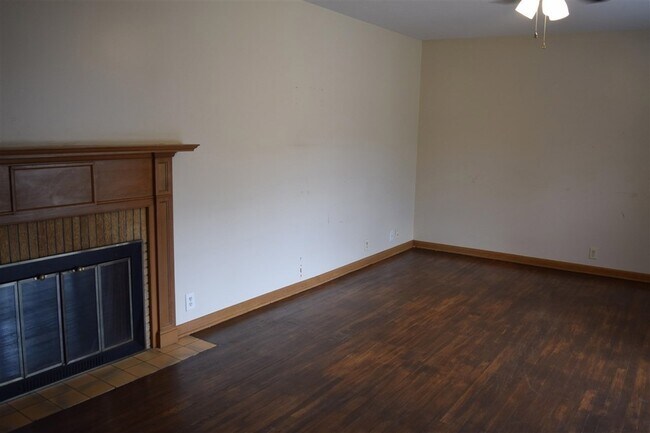 Foto del edificio - 721 W Lakeshore Dr