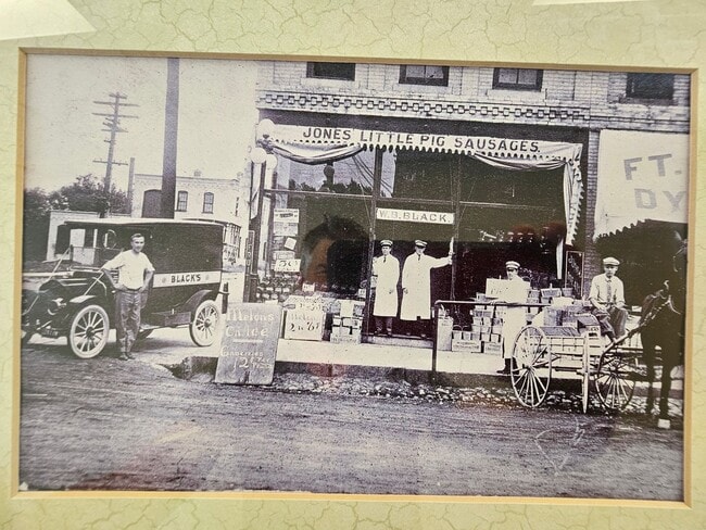 Foto del edificio - 101 S Main St