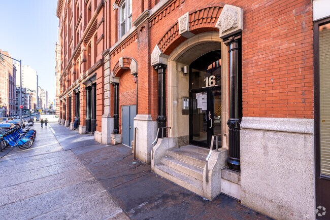 Entrance - Cooperative
