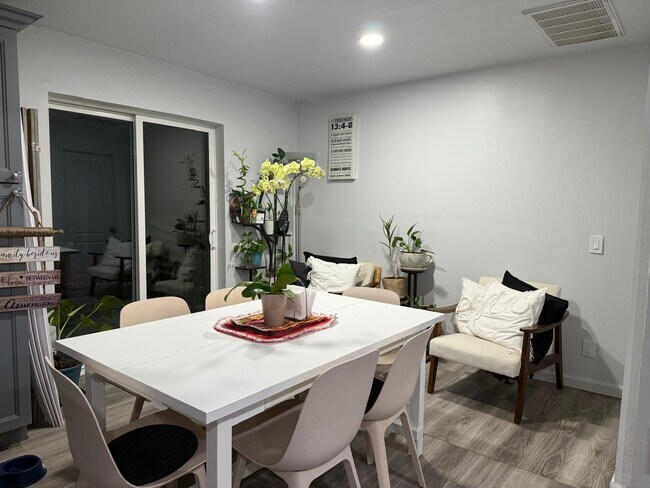 Foto del edificio - 6443 E Avalon St