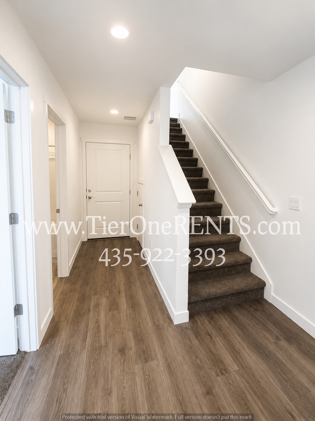 Building Photo - This property offers a NO DEPOSIT option available for qualified renters!