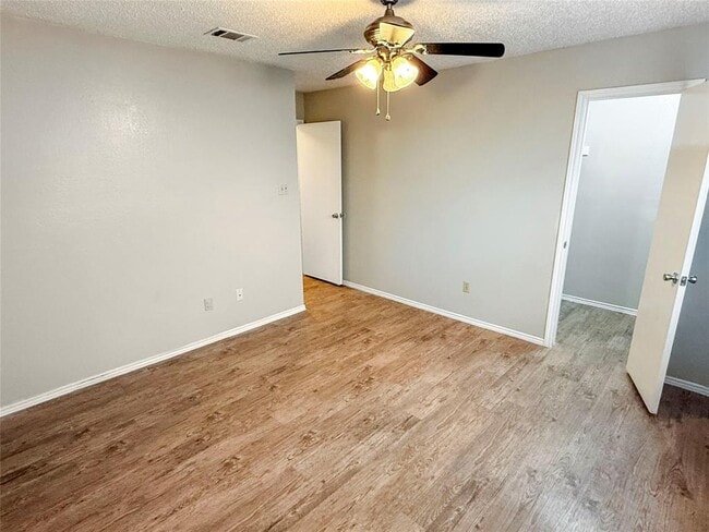 Building Photo - 409 Rawhide Loop