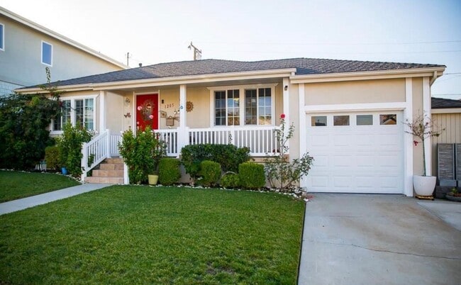 Building Photo - 1205 Manzanita Ln