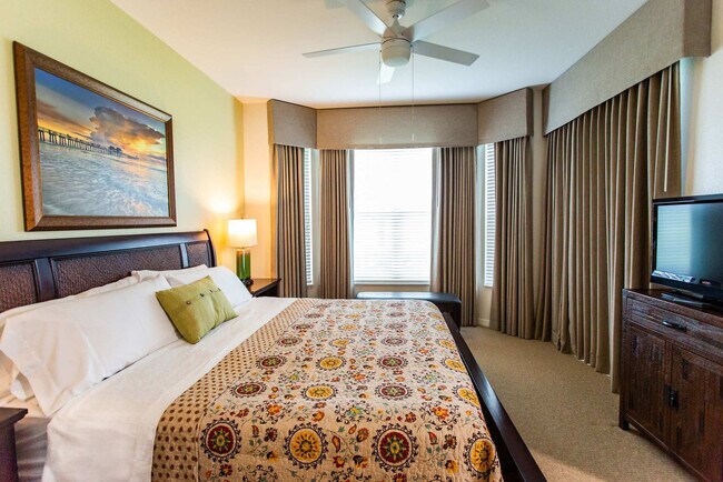 Building Photo - 8006 Lely Resort Blvd