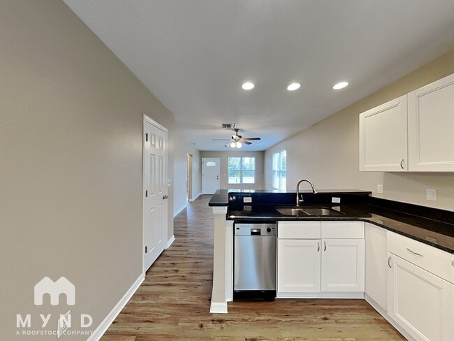 Building Photo - 3217 Spooner Dr