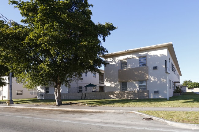 Building Photo - 3921-3937 W Flagler St