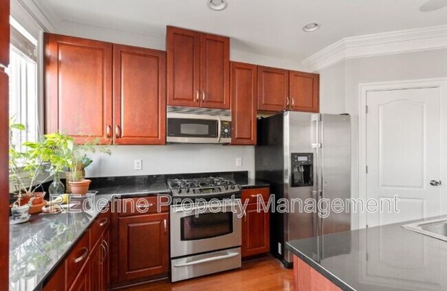 Foto del edificio - 711 Holly St