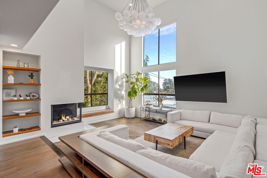 Foto principal - 1412 N Crescent Heights Blvd